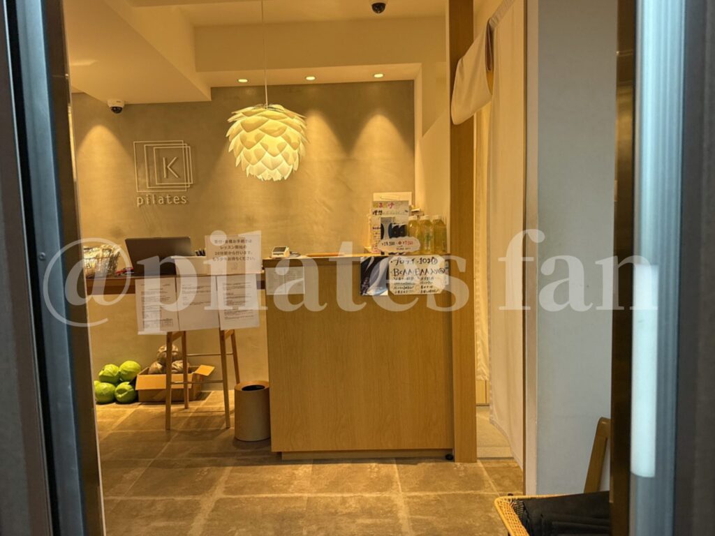 ピラティスK 銀座店 エレベーターから入り口