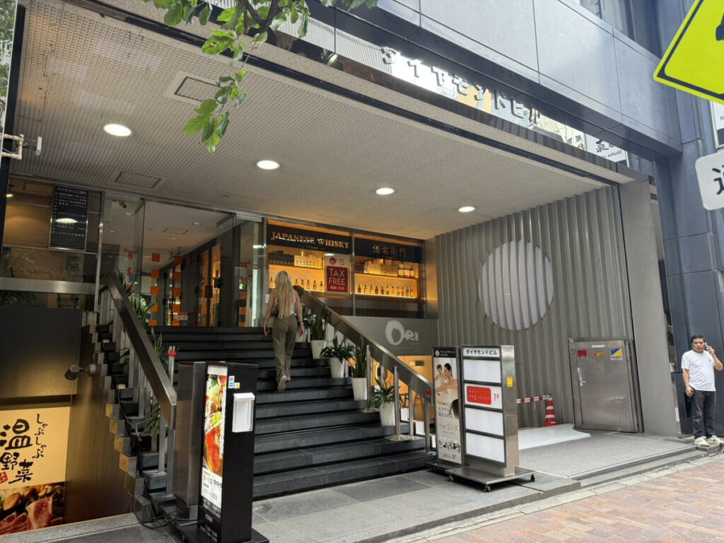 the SILK 銀座店　ビルの入り口