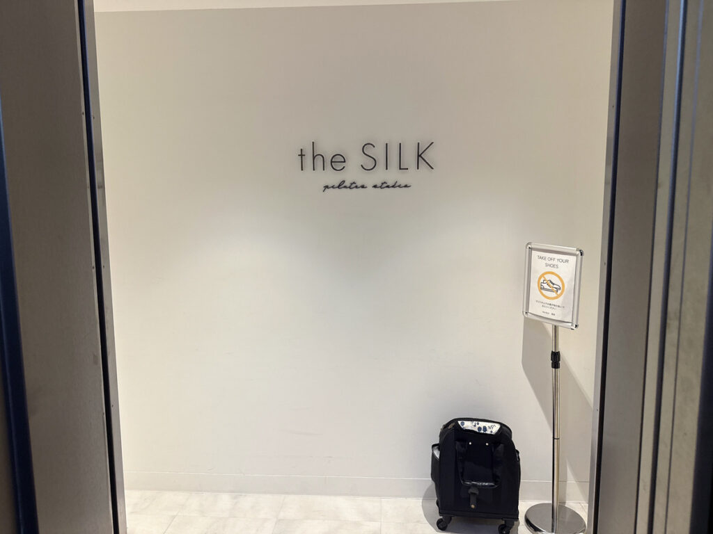 the SILK 銀座店　エレベーターから入り口
