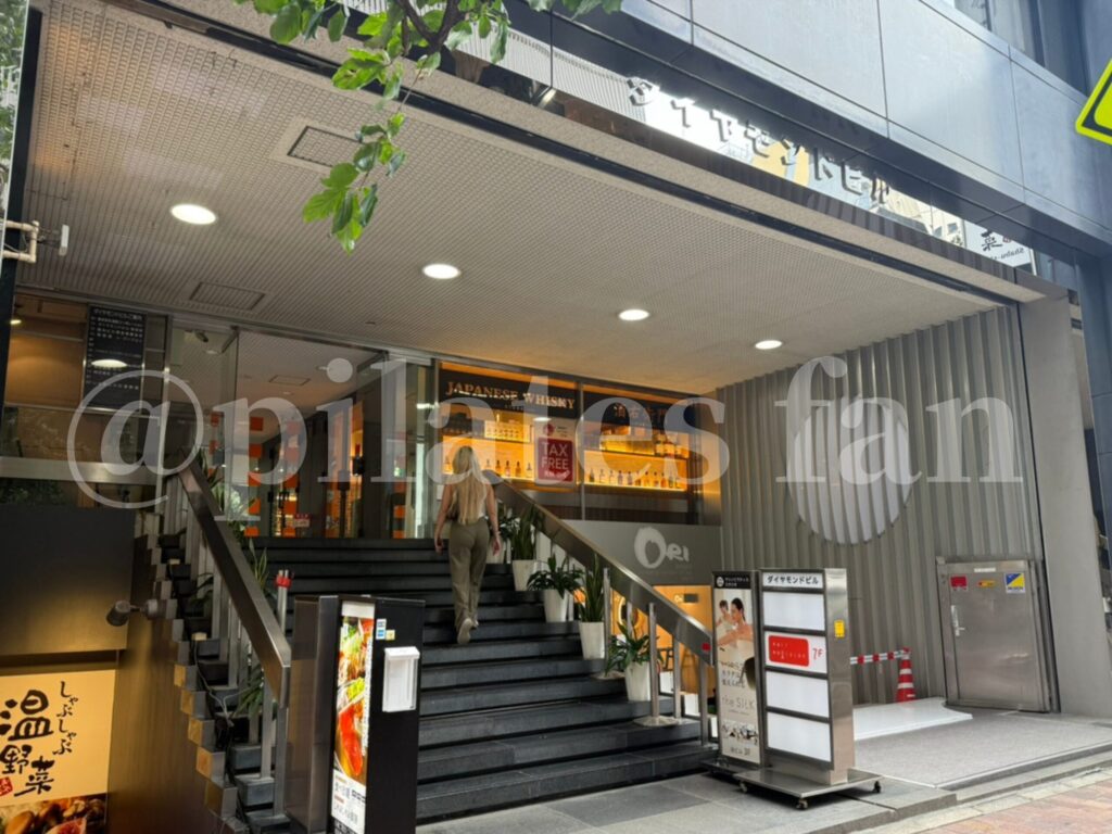 the SILK 銀座店 ビルの入り口
